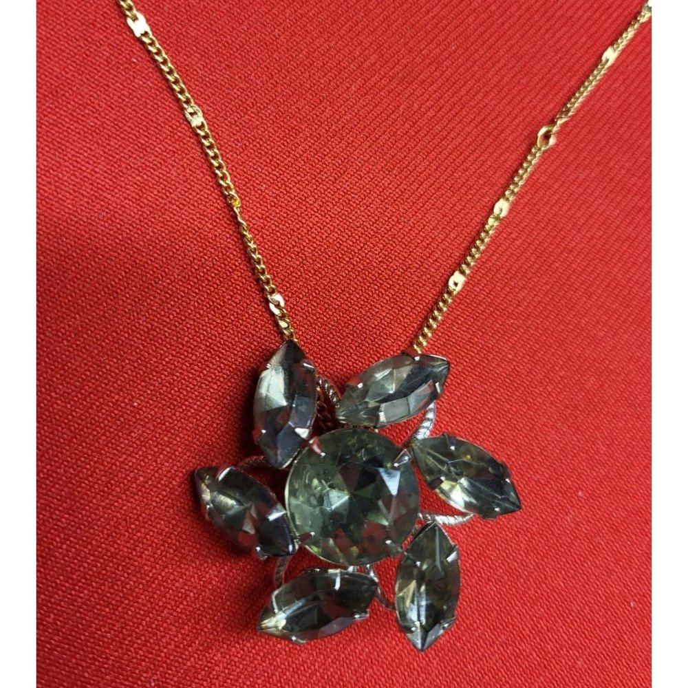 Avon Rhinestone Flower Brooch - Picture 9 of 9